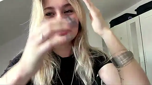 tutsiecutie online show from 29, 7, 2026