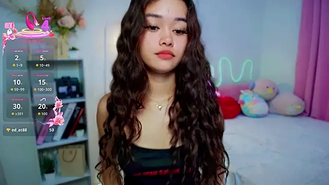 Roxxy Bloom online show from 28, 7, 2026