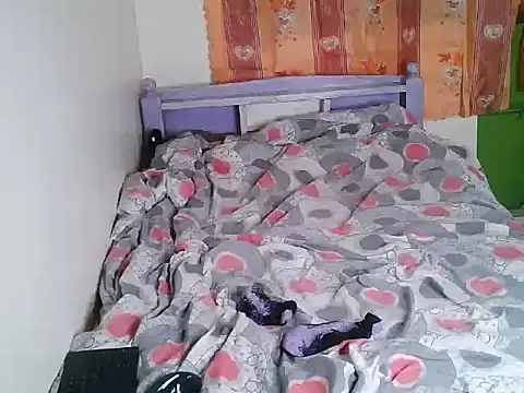 Prettyvickie002 online show from 26, 7, 2026