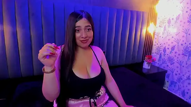 Sarai Honeey online show from 28, 7, 2026