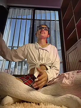 Little  Molly   online show from 28, 7, 2026