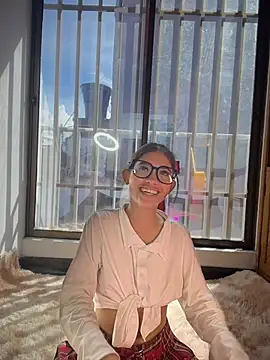 Little  Molly   online show from 28, 7, 2026