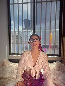Little  Molly   online show from 28, 7, 2026