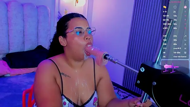 bigass brunette  online show from 26, 7, 2026