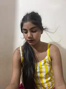 Aayesha Rawat online show from 28, 7, 2026