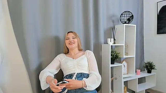 AmiraHofmeister online show from 28, 7, 2026