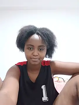 Prettyval77 online show from 27, 7, 2026