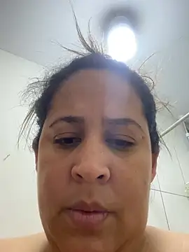 Snapshot of katheisra chatting on 5, 8, 2026 katheisra online show from 5, 8, 2026