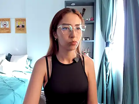 Snapshot of AriaRowenn chatting on 4, 8, 2026 AriaRowenn online show from 4, 8, 2026