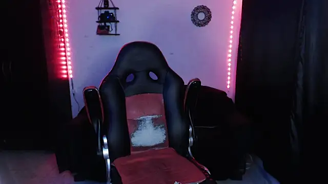 Snapshot of april_simons2 chatting on 25, 1, 2025 april simons2 online show from 25, 1, 2025