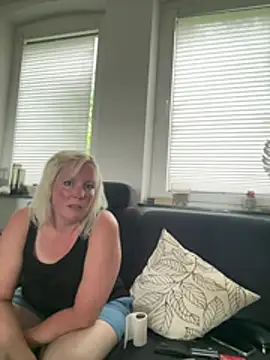 Corahoney paar online show from 31, 7, 2026