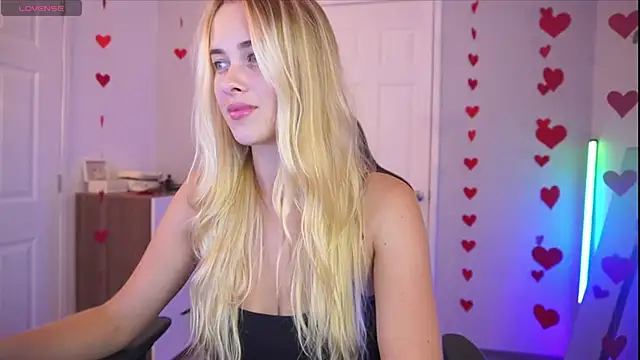 DanikaDillan online show from 19, 2, 2025