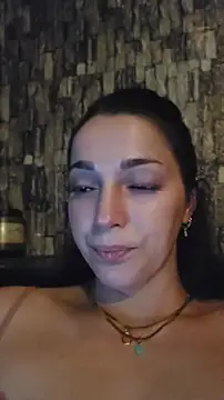 Leila kisses online show from 2, 8, 2026