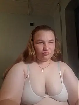 Jullia000 online show from 4, 8, 2026