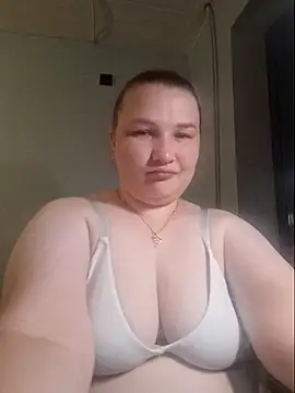 Jullia000 online show from 5, 8, 2026
