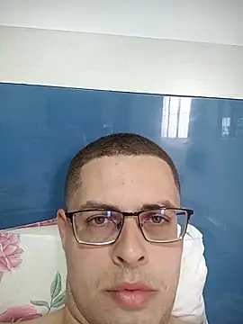Casal semFrescura online show from 3, 8, 2026