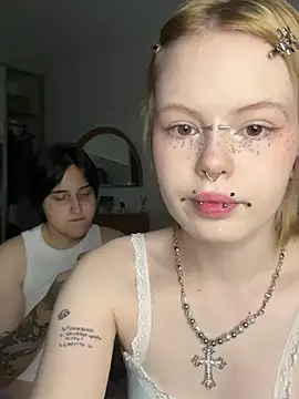 Snapshot of AliceAndMia chatting on 7, 8, 2026 AliceAndMia online show from 7, 8, 2026