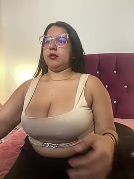 Snapshot of shara_ chatting on 22, 1, 2025 shara online show from 22, 1, 2025