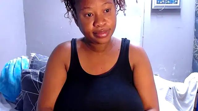 Snapshot of BigAreola26 chatting on 12, 10, 2025 BigAreola26 online show from 12, 10, 2025