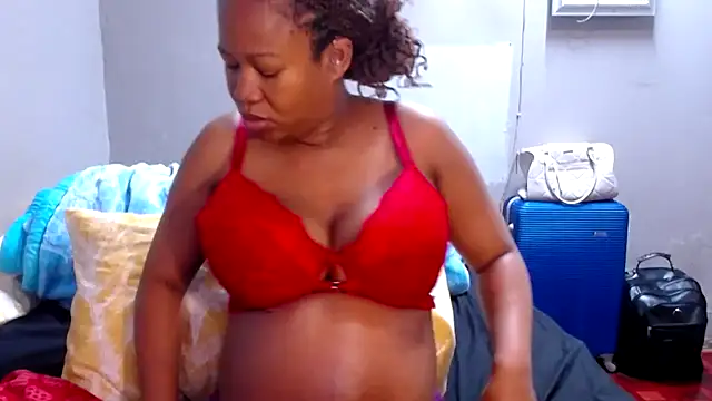 Snapshot of BigAreola26 chatting on 11, 11, 2025 BigAreola26 online show from 11, 11, 2025