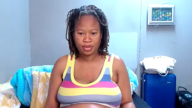 Snapshot of BigAreola26 chatting on 13, 11, 2025 BigAreola26 online show from 13, 11, 2025