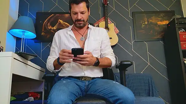 ChrisKox online show from 10, 10, 2025