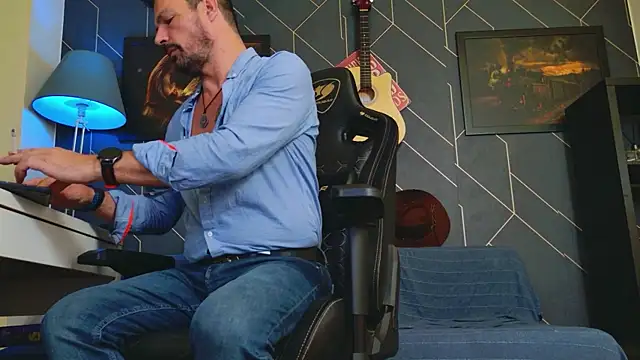 ChrisKox online show from 22, 10, 2025