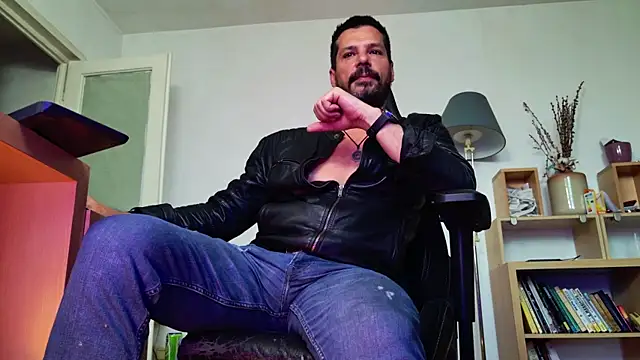 Snapshot of ChrisKox chatting on 2, 6, 2026 ChrisKox online show from 2, 6, 2026