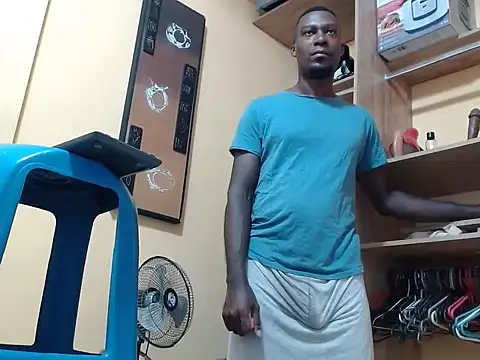 Snapshot of kurtbigcock chatting on 23, 9, 2025 kurtbigcock online show from 23, 9, 2025