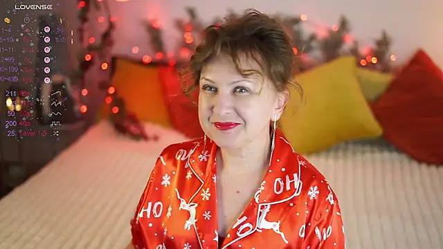 Snapshot of LitleSun chatting on 22, 12, 2025 LitleSun online show from 22, 12, 2025