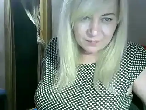 Snapshot of AgoniA7 chatting on 2, 3, 2025 AgoniA7 online show from 2, 3, 2025