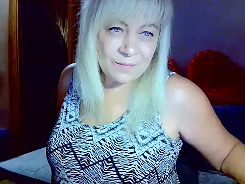 Snapshot of AgoniA7 chatting on 8, 10, 2025 AgoniA7 online show from 8, 10, 2025