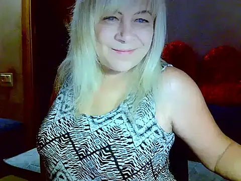 Snapshot of AgoniA7 chatting on 27, 10, 2025 AgoniA7 online show from 27, 10, 2025