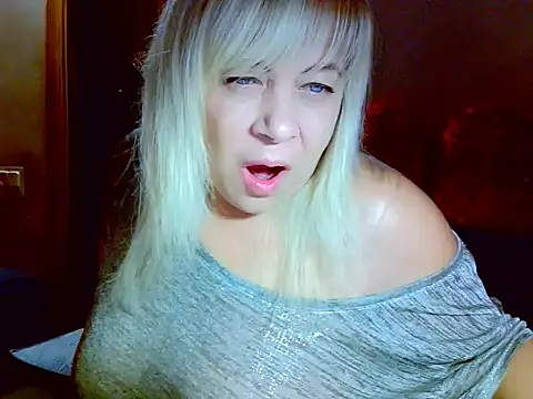 Snapshot of AgoniA7 chatting on 2, 11, 2025 AgoniA7 online show from 2, 11, 2025