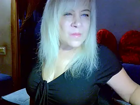 Snapshot of AgoniA7 chatting on 7, 11, 2025 AgoniA7 online show from 7, 11, 2025