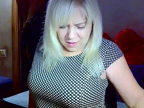 Snapshot of AgoniA7 chatting on 21, 11, 2025 AgoniA7 online show from 21, 11, 2025