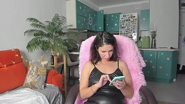 ChristinaGlory online show from 30, 12, 2024