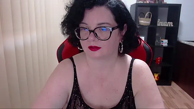 MissTroublle online show from 13, 12, 2024