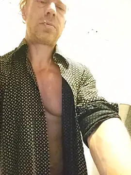 AthleticWomenizer2 online show from 16, 7, 2026