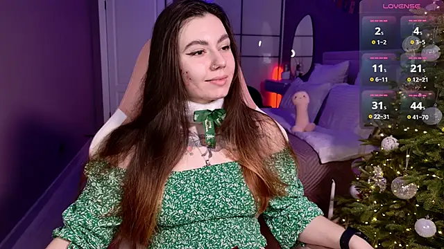 Foxohlove online show from 1, 1, 2025