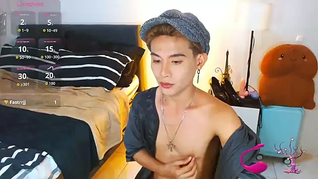 Snapshot of WildestTwink chatting on 19, 6, 2026 WildestTwink online show from 19, 6, 2026
