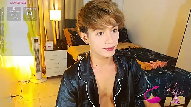 Snapshot of WildestTwink chatting on 9, 7, 2026 WildestTwink online show from 9, 7, 2026