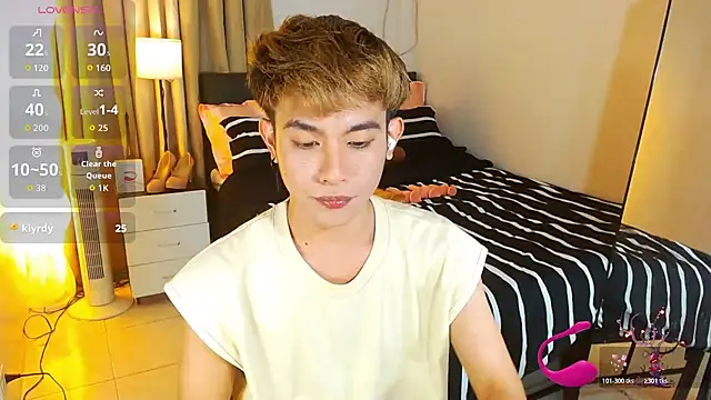 Snapshot of WildestTwink chatting on 27, 7, 2026 WildestTwink online show from 27, 7, 2026