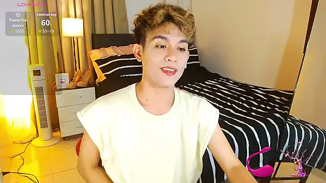 Snapshot of WildestTwink chatting on 28, 7, 2026 WildestTwink online show from 28, 7, 2026