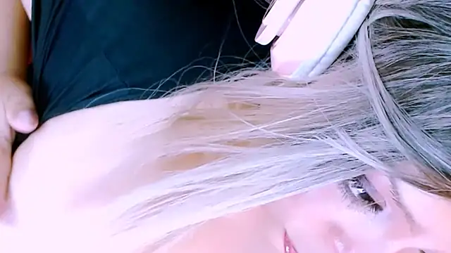 Honey Lucy1 online show from 22, 4, 2026