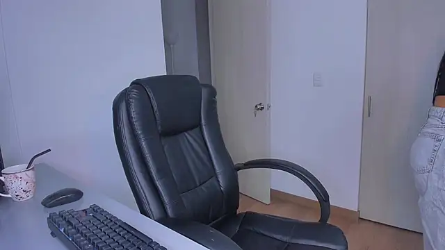 Lisegg  online show from 19, 2, 2025