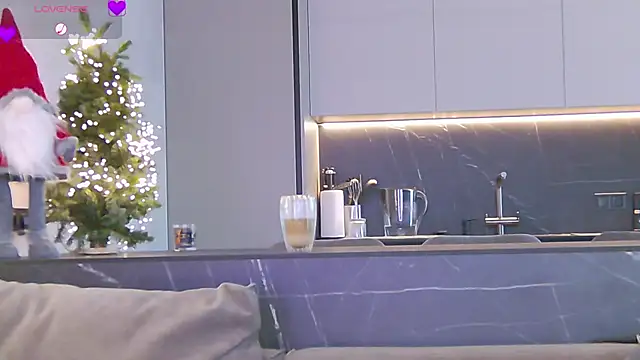 Snapshot of Sinful_Eyes chatting on 5, 1, 2025 Sinful Eyes online show from 5, 1, 2025