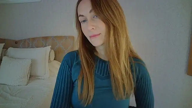 Luna Hoty online show from 2, 10, 2025