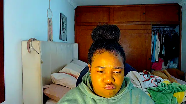 Snapshot of Daddys_girl1 chatting on 12, 10, 2025 Daddys girl1 online show from 12, 10, 2025