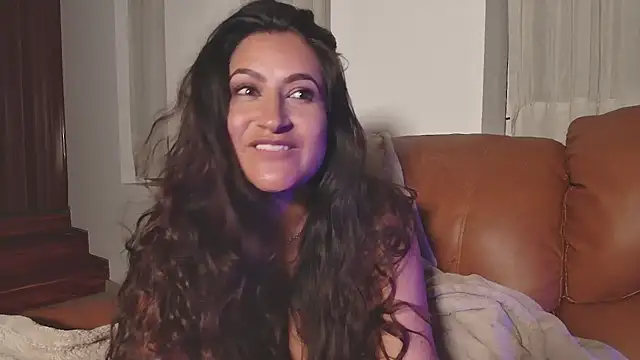 Snapshot of DeesseLuxure chatting on 9, 3, 2025 DeesseLuxure online show from 9, 3, 2025